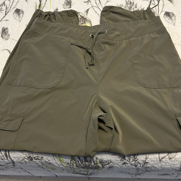 Style & Co pull on cargo pants - Picture 2 of 9